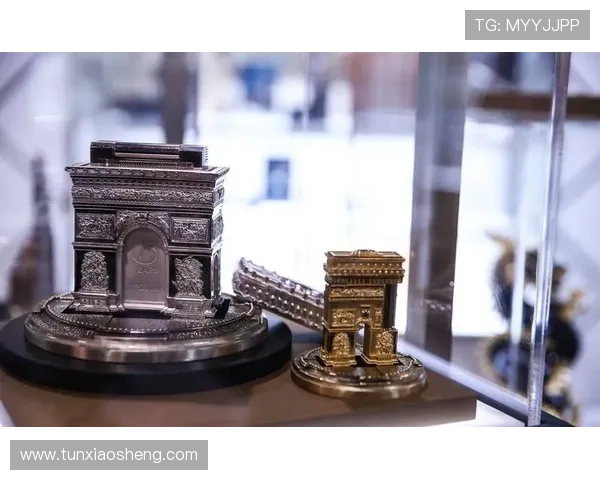 关注凯旋门官网旗舰店的新品发布和独家限量版商品抢先体验